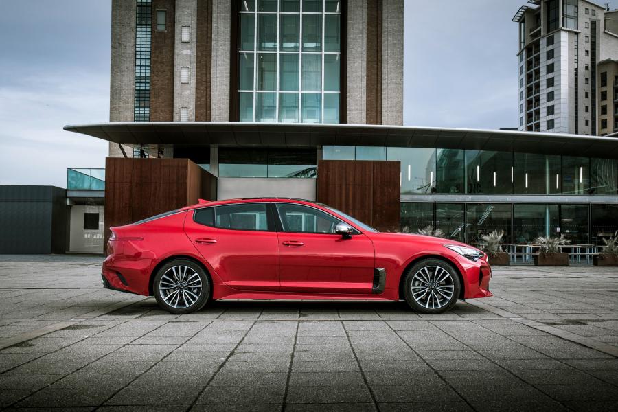 Kia Stinger GT-Line S (CK) 2017 года  (UK) (фото 15 из 41)